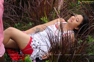 Swetha Basu Prasad Hot Pics