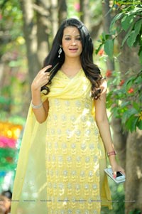 Diksha Panth in Yellow Dress