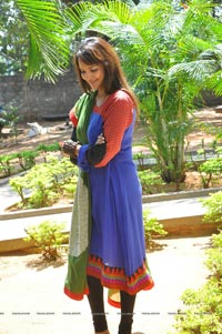 Manchu Lakshmi Prasanna Gundello Godari