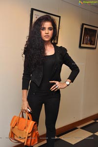 Piaa Bajpai at Back Bench Student Photo Exhibition