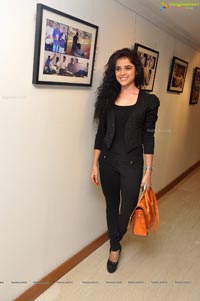 Piaa Bajpai at Back Bench Student Photo Exhibition