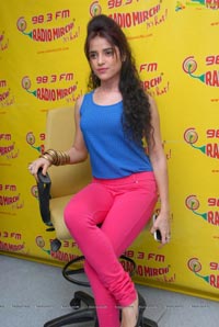Pia Bajpai at Radio Mirchi
