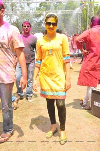 Shraddha Das Big Fat Holi Bash 2013