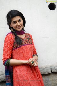 Taapsee at Gundello Godari Success Meet