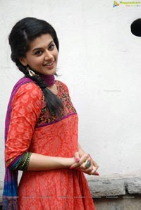 Taapsee at Gundello Godari Success Meet