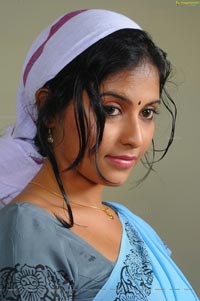 Anjali in Madha Gaja Raja