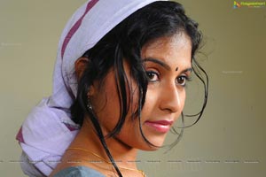 Anjali in Madha Gaja Raja