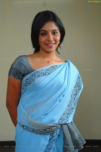 Anjali in Madha Gaja Raja