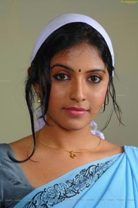 Anjali in Madha Gaja Raja