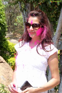 Diksha Panth at Rang De Holi Bash