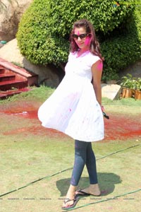 Diksha Panth at Rang De Holi Bash