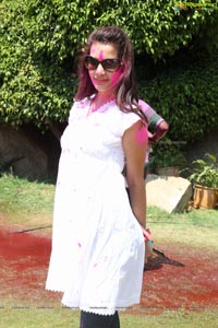 Diksha Panth at Rang De Holi Bash