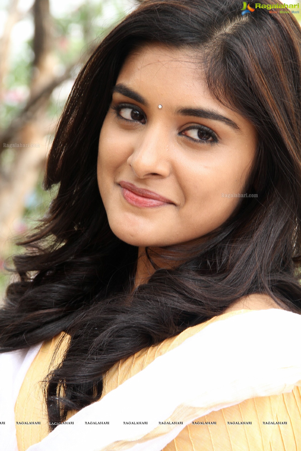 Niveda Thomas