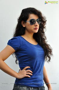 Veda Archana in T-Shirt Jeans