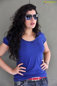 Veda Archana in T-Shirt Jeans