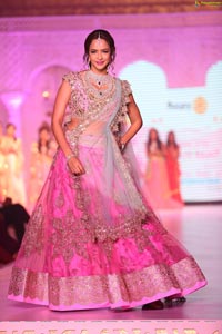 Lakshmi Manchu Ramp Walk