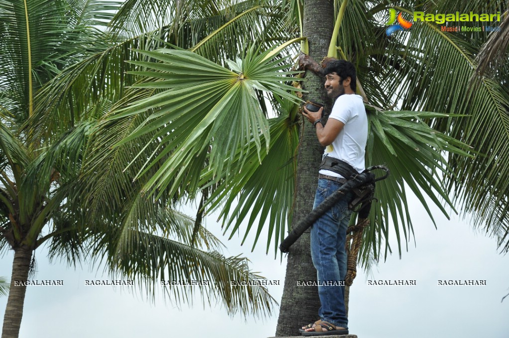 Rahul Ravindran Stills From Ala Ela, Photo Gallery