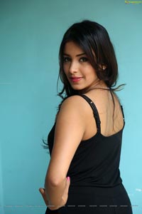 Latha Hegde HD Wallpapers