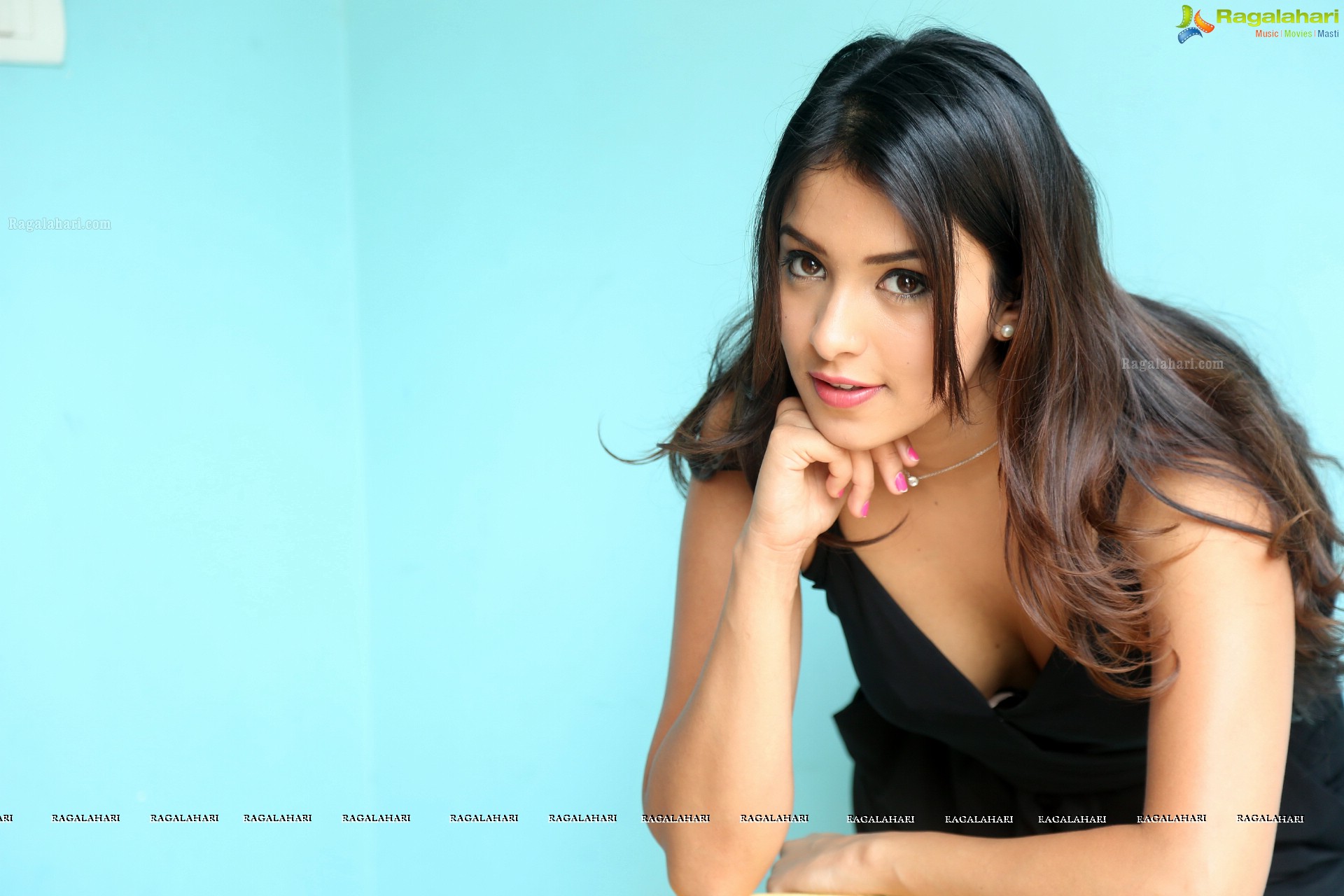 Latha Hegde (High Definition)