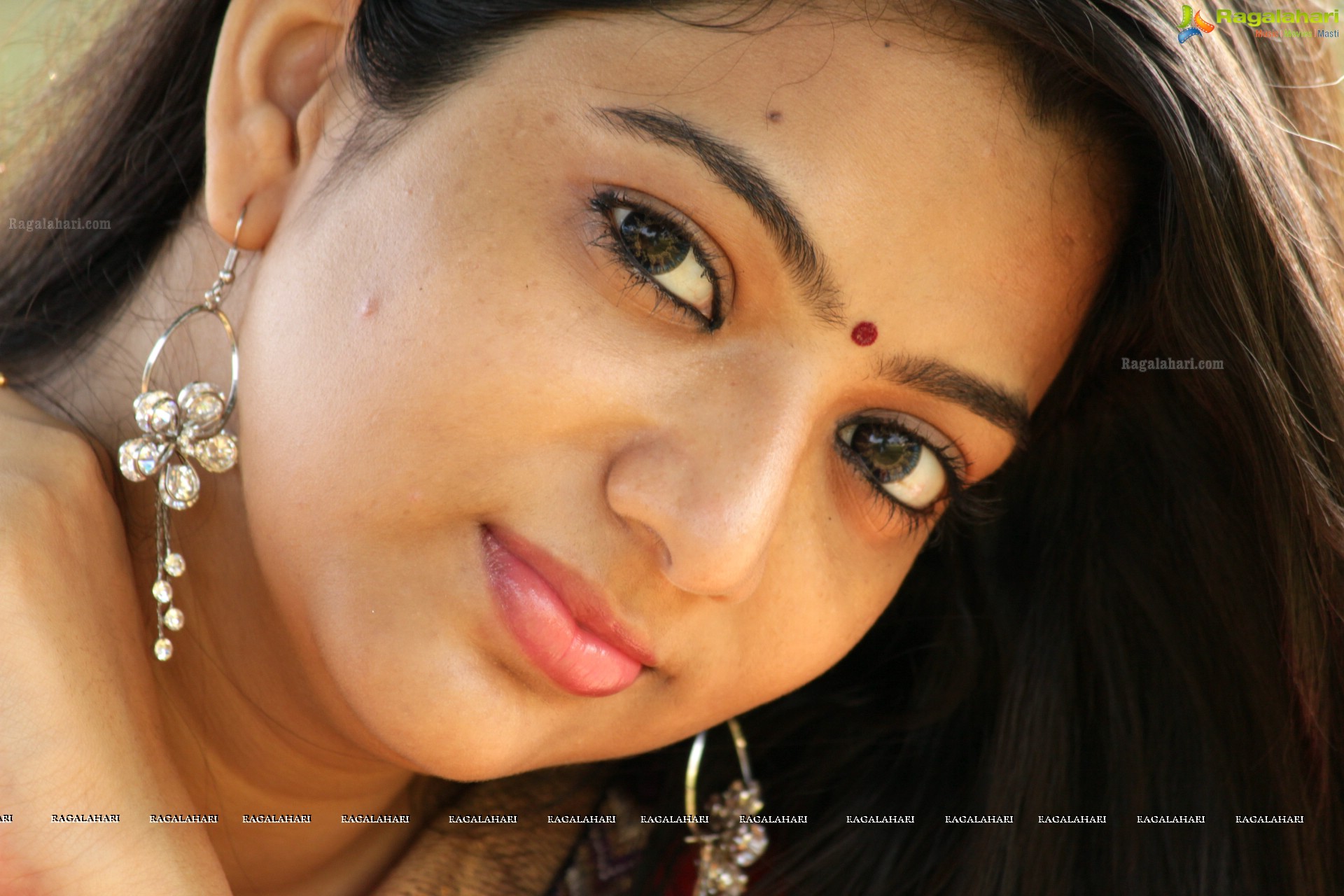 Saara Deva (High Definition)