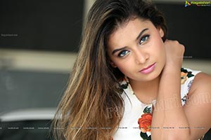 Neelam Bhanushali High Definition