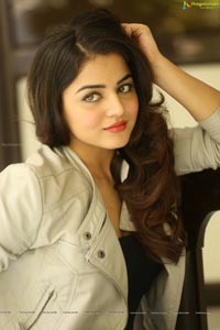 Wamiqa Gabbi High Resolution Photos