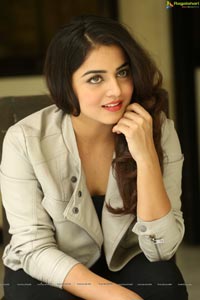 Wamiqa Gabbi High Resolution Photos