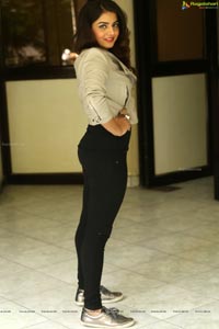 Wamiqa Gabbi High Resolution Photos