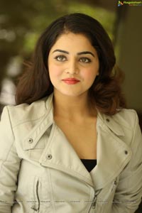 Wamiqa Gabbi High Resolution Photos