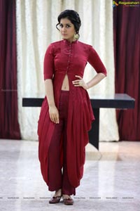 Raashi Khanna Photos