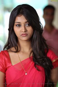 Pooja Jhaveri HD Photos