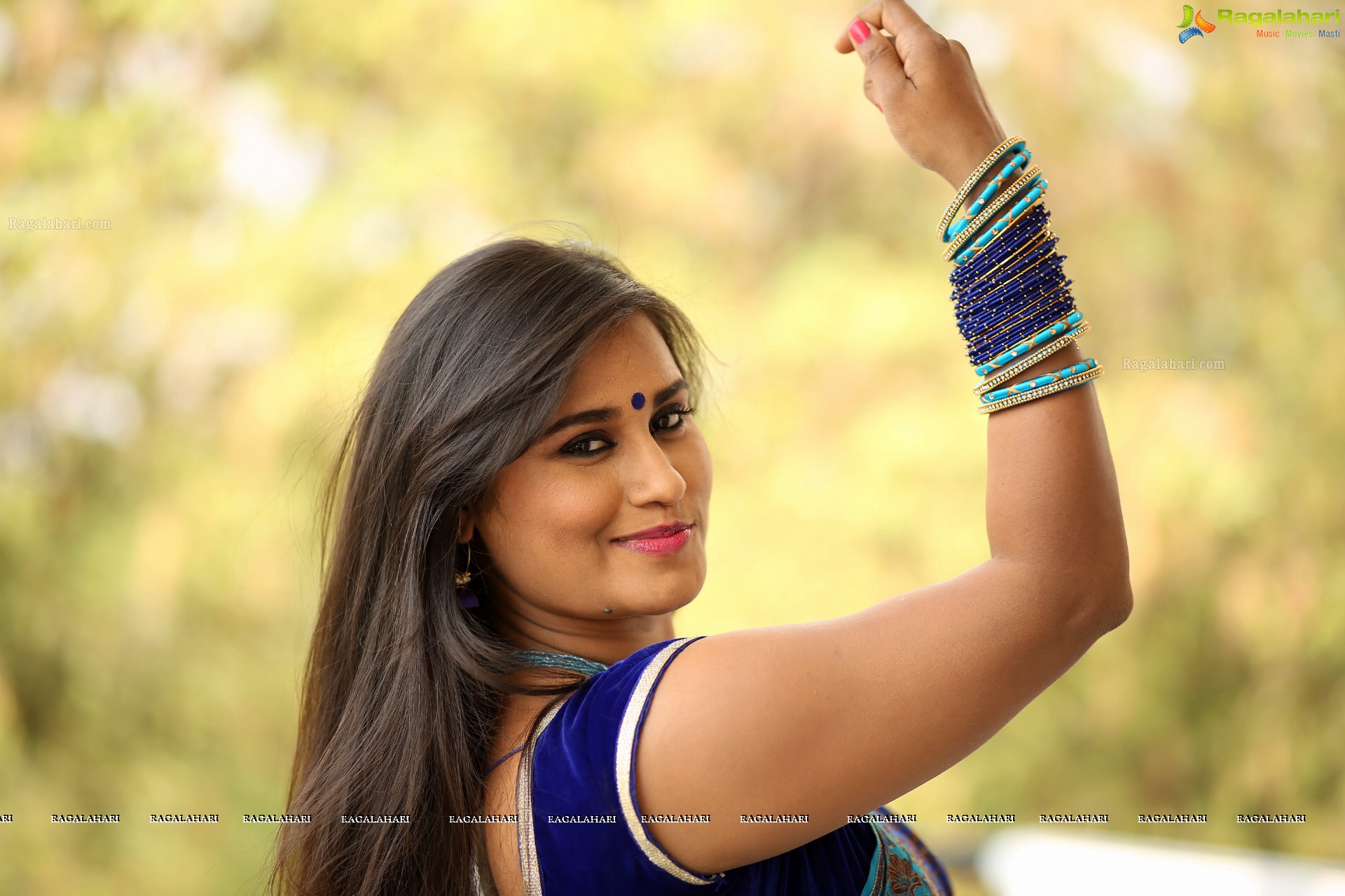 Mahathi (High Definition)