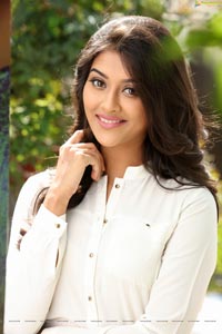 Pooja Jhaveri HD Photos