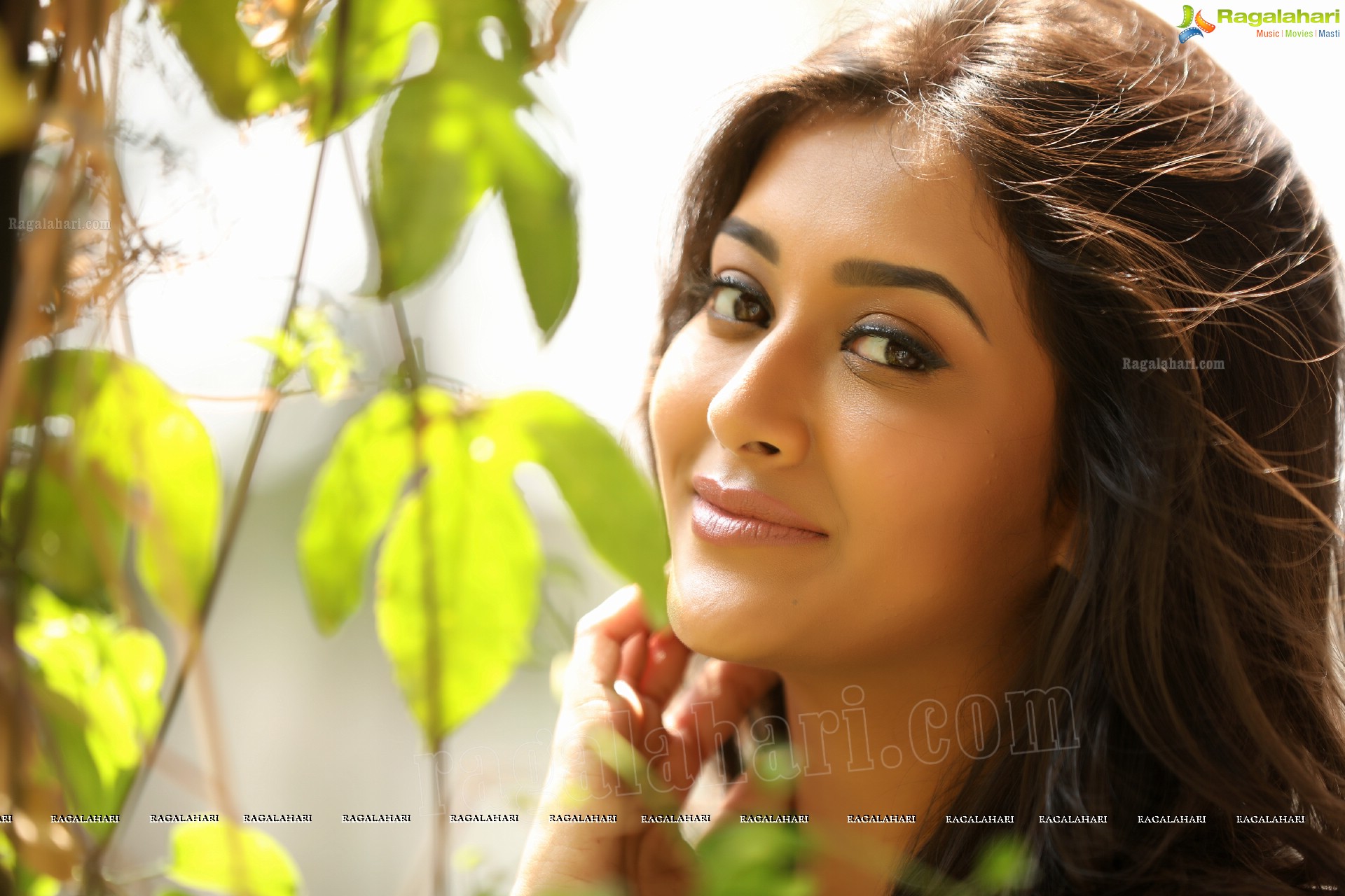 Pooja Jhaveri (Exclusive) (High Definition)