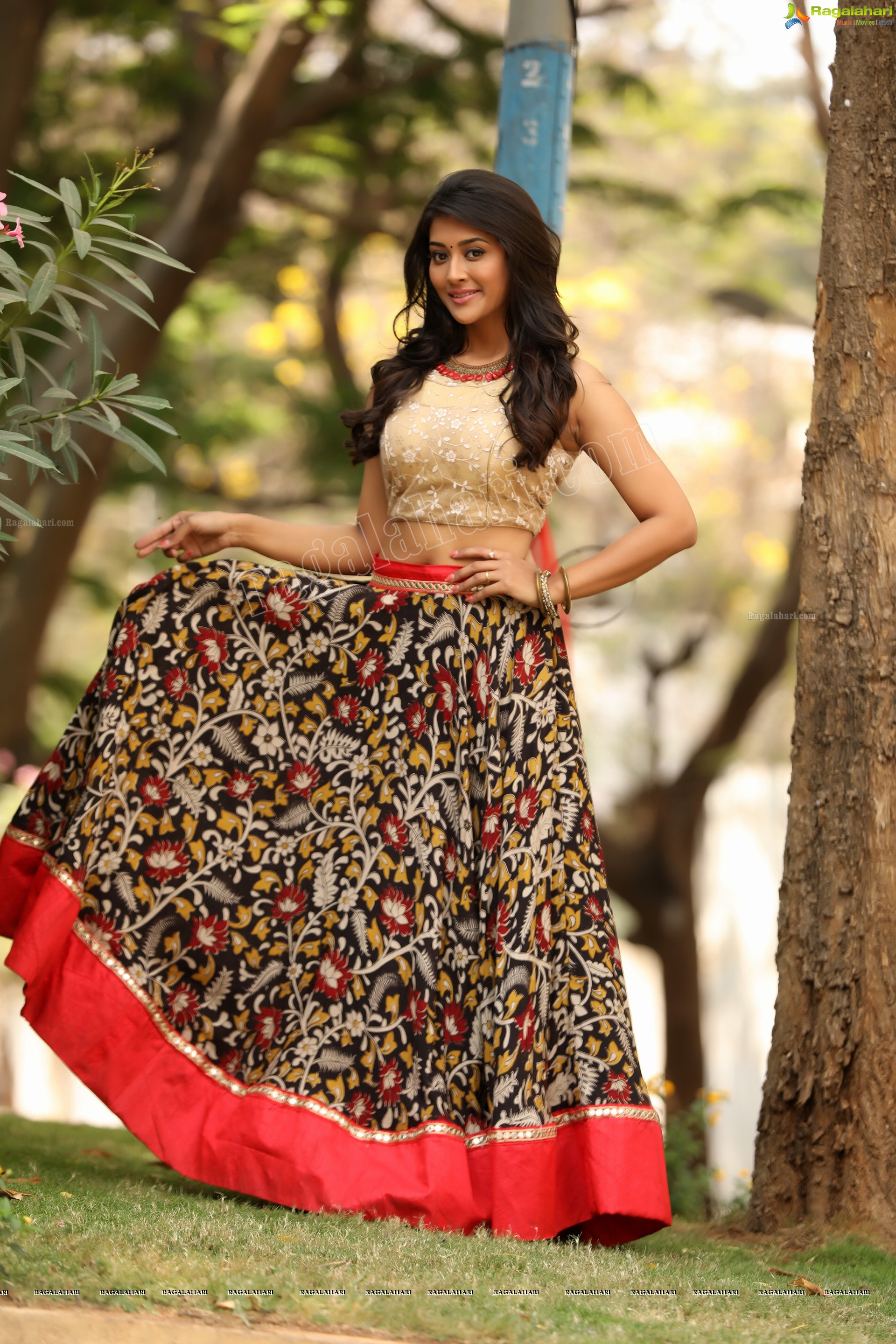 Pooja Jhaveri (Exclusive) (High Definition)