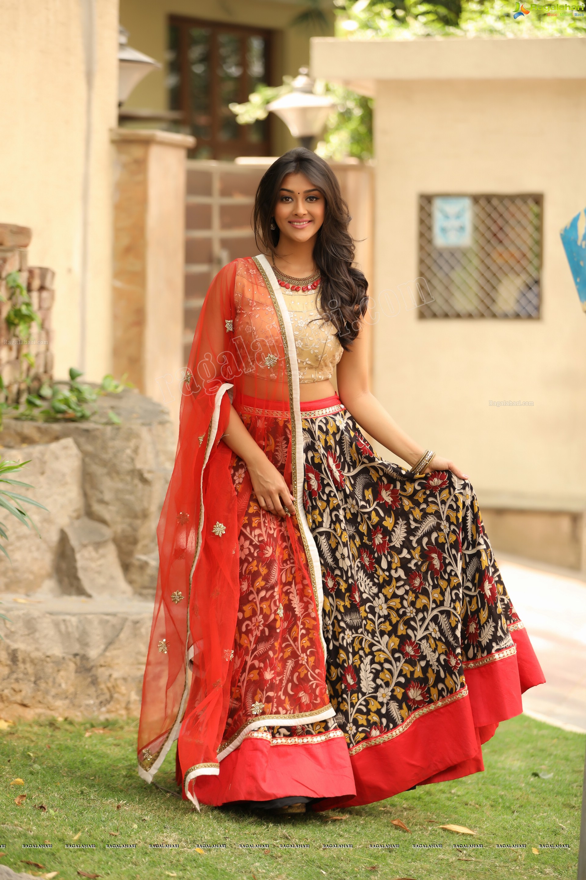 Pooja Jhaveri (Exclusive) (High Definition)