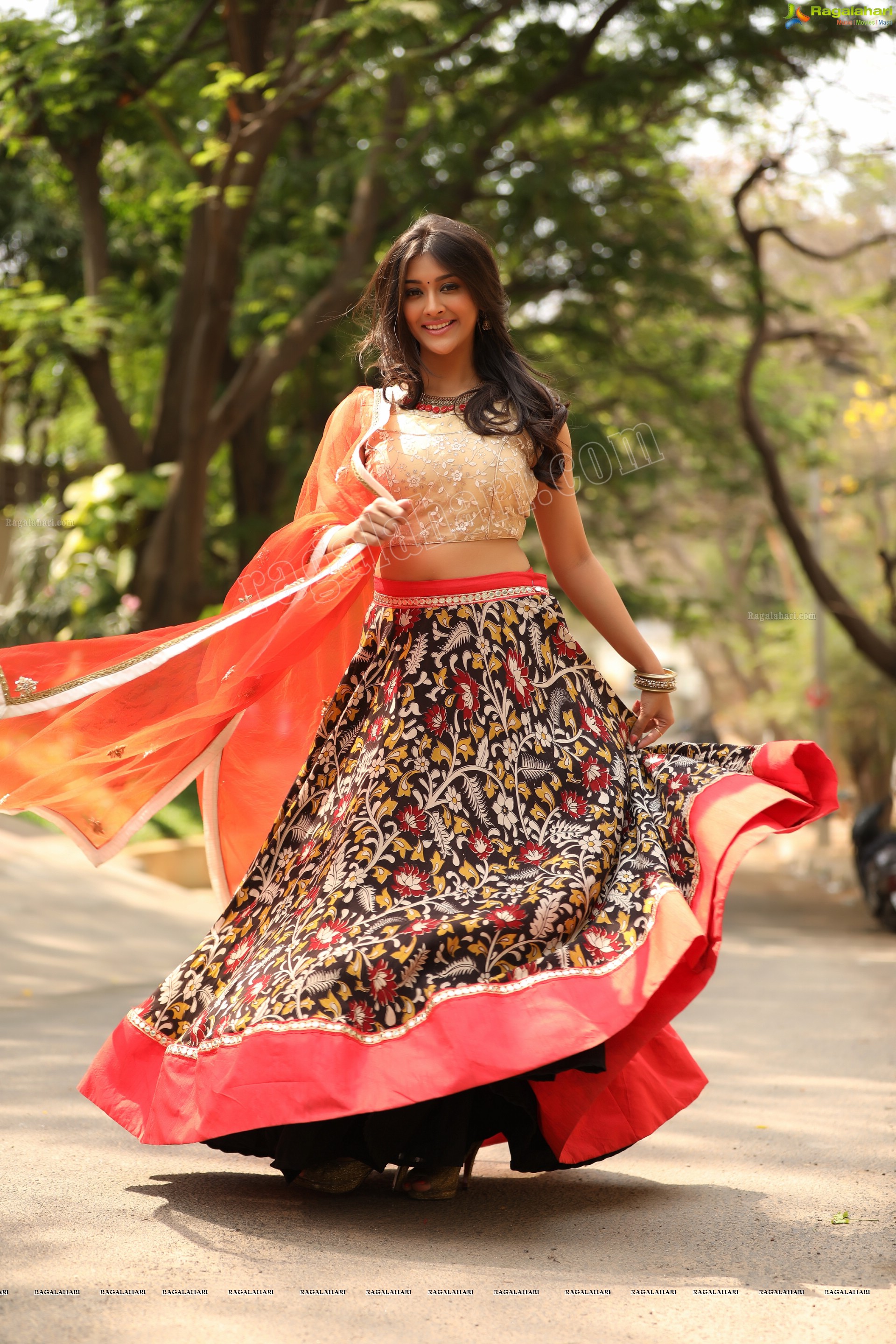 Pooja Jhaveri (Exclusive) (High Definition)