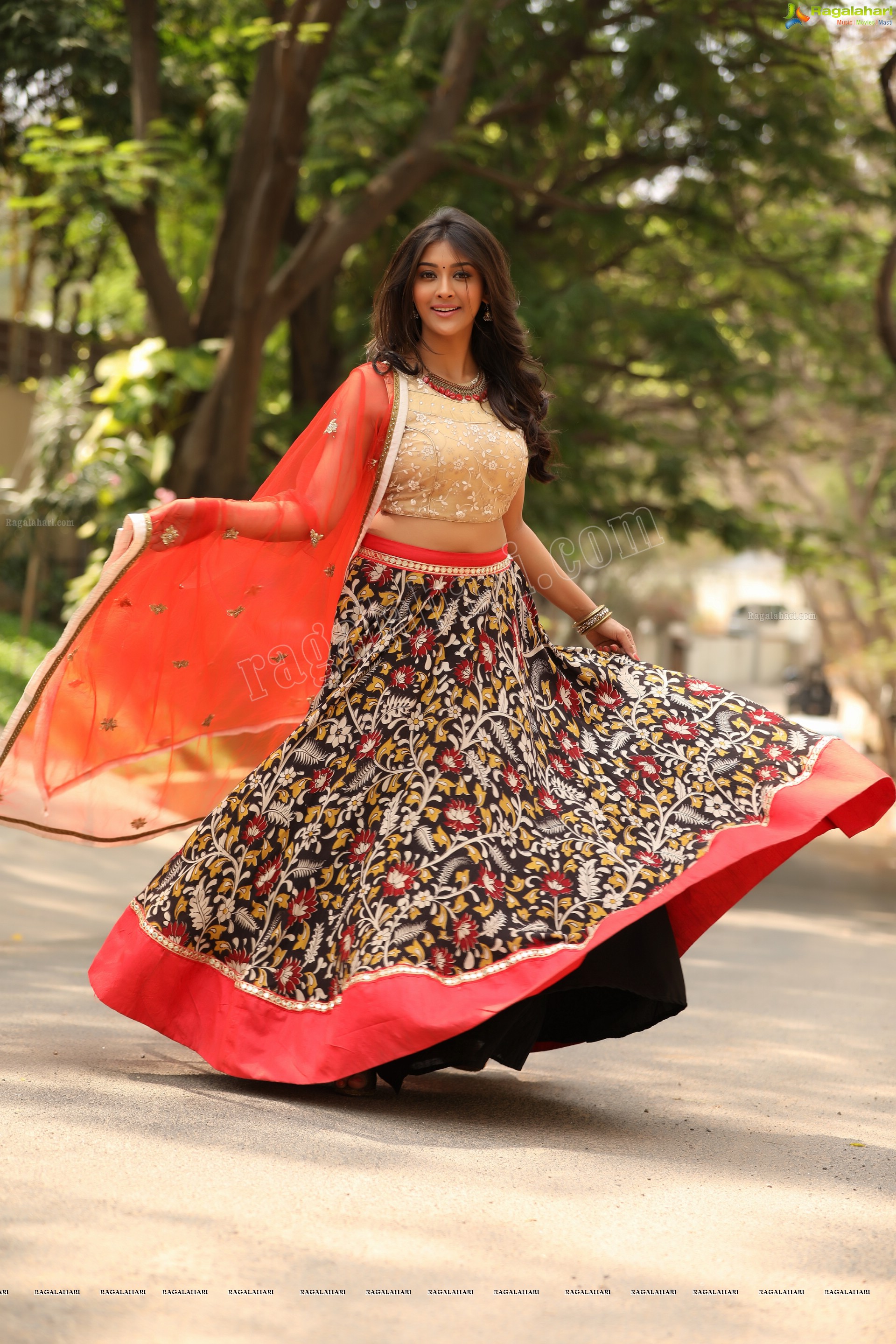 Pooja Jhaveri (Exclusive) (High Definition)