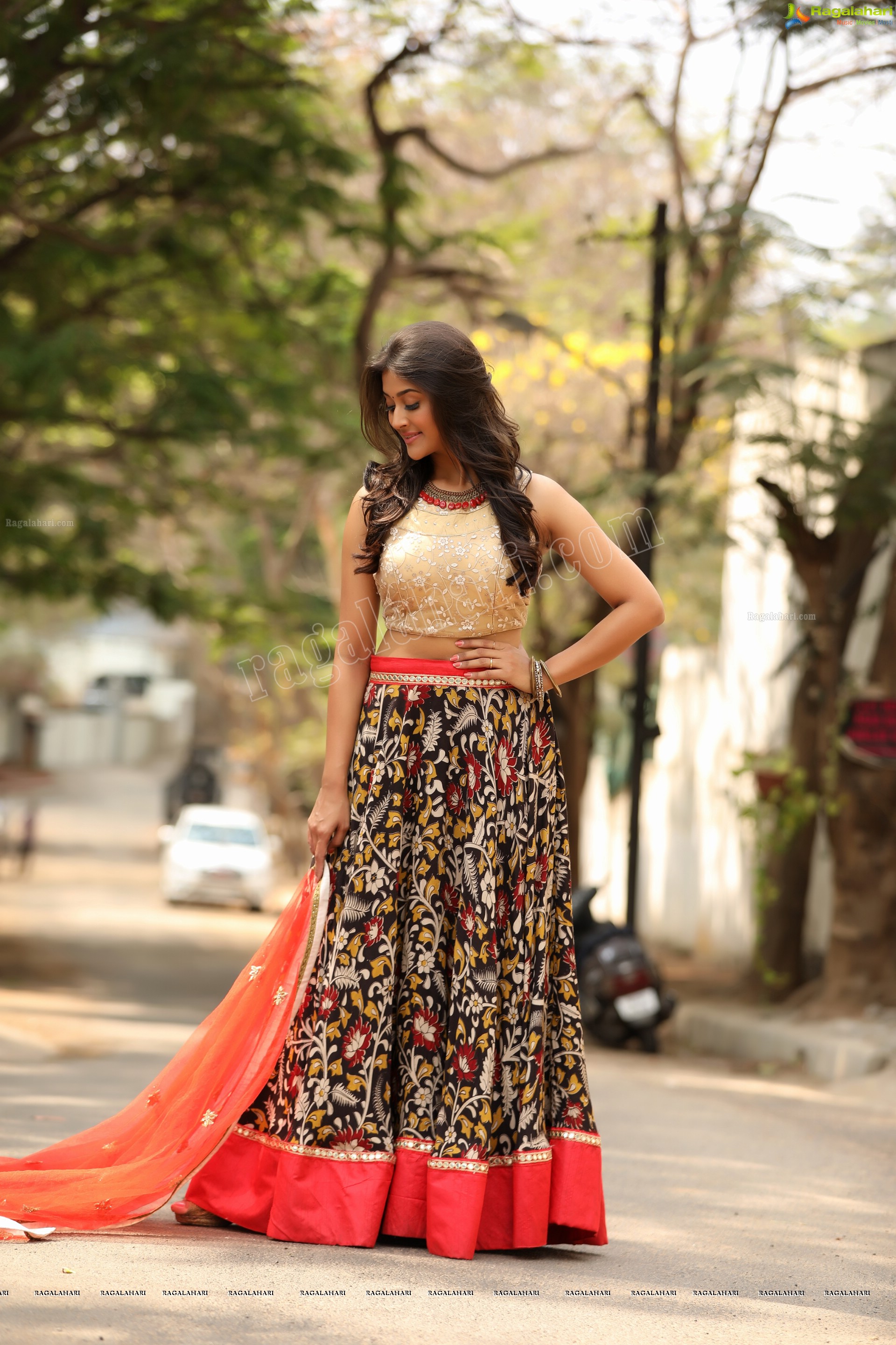 Pooja Jhaveri (Exclusive) (High Definition)