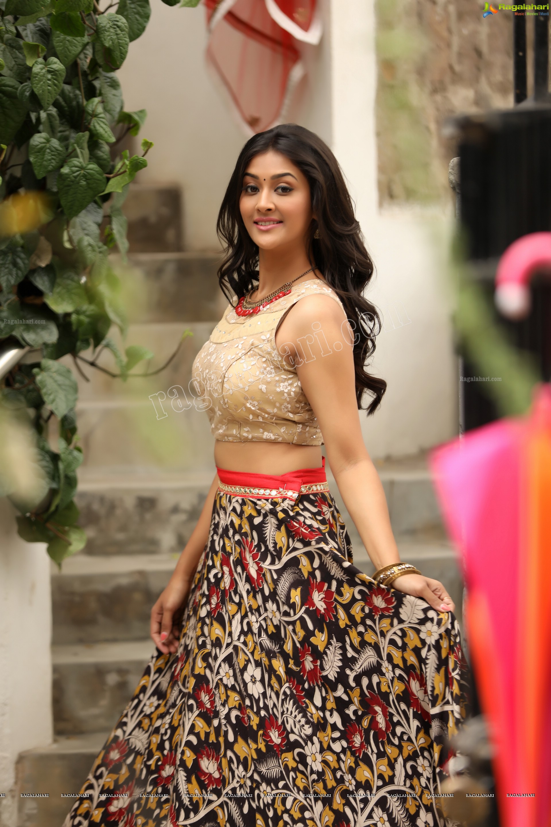 Pooja Jhaveri (Exclusive) (High Definition)