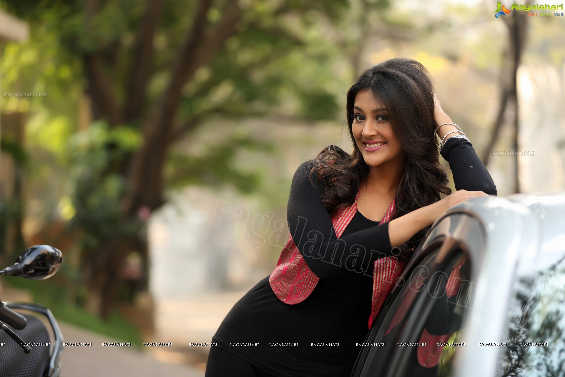 Pooja Jhaveri (Exclusive) (High Definition)