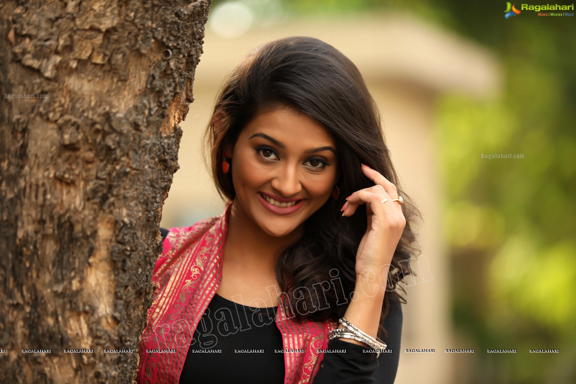 Pooja Jhaveri (Exclusive) (High Definition)