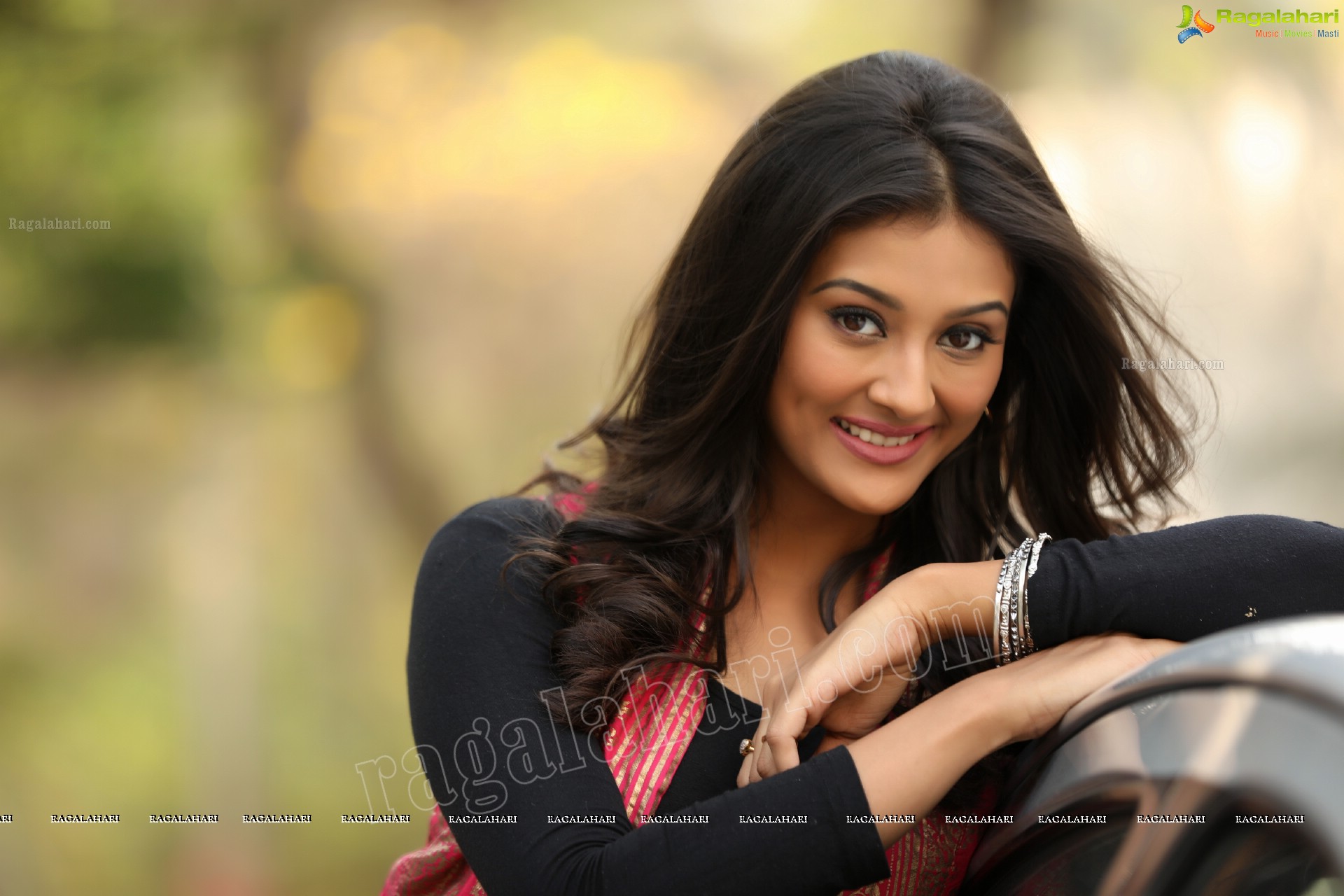 Pooja Jhaveri (Exclusive) (High Definition)