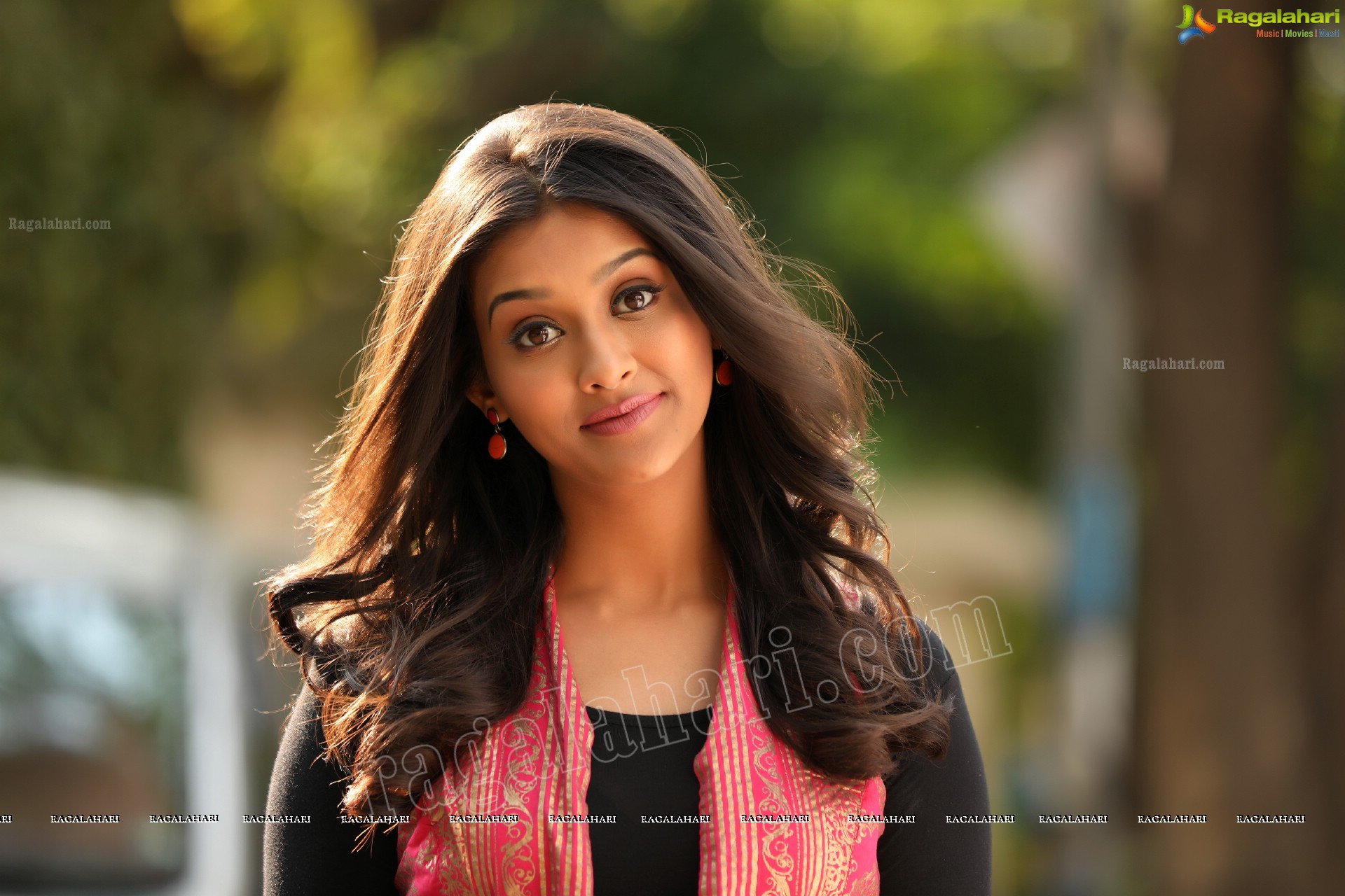 Pooja Jhaveri (Exclusive) (High Definition)