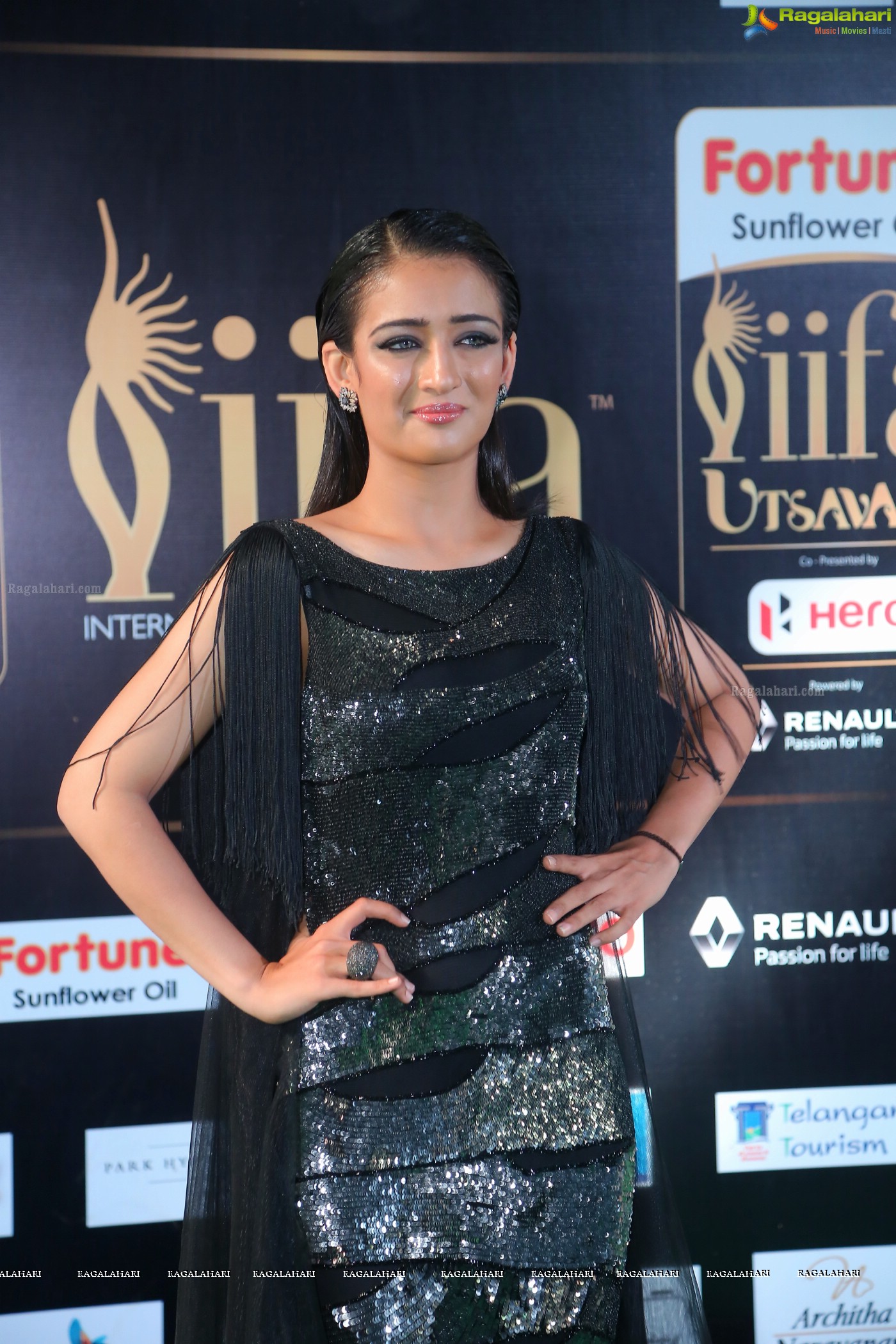 Akshara Haasan (Posters)