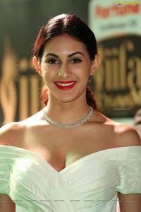 Amyra Dastur