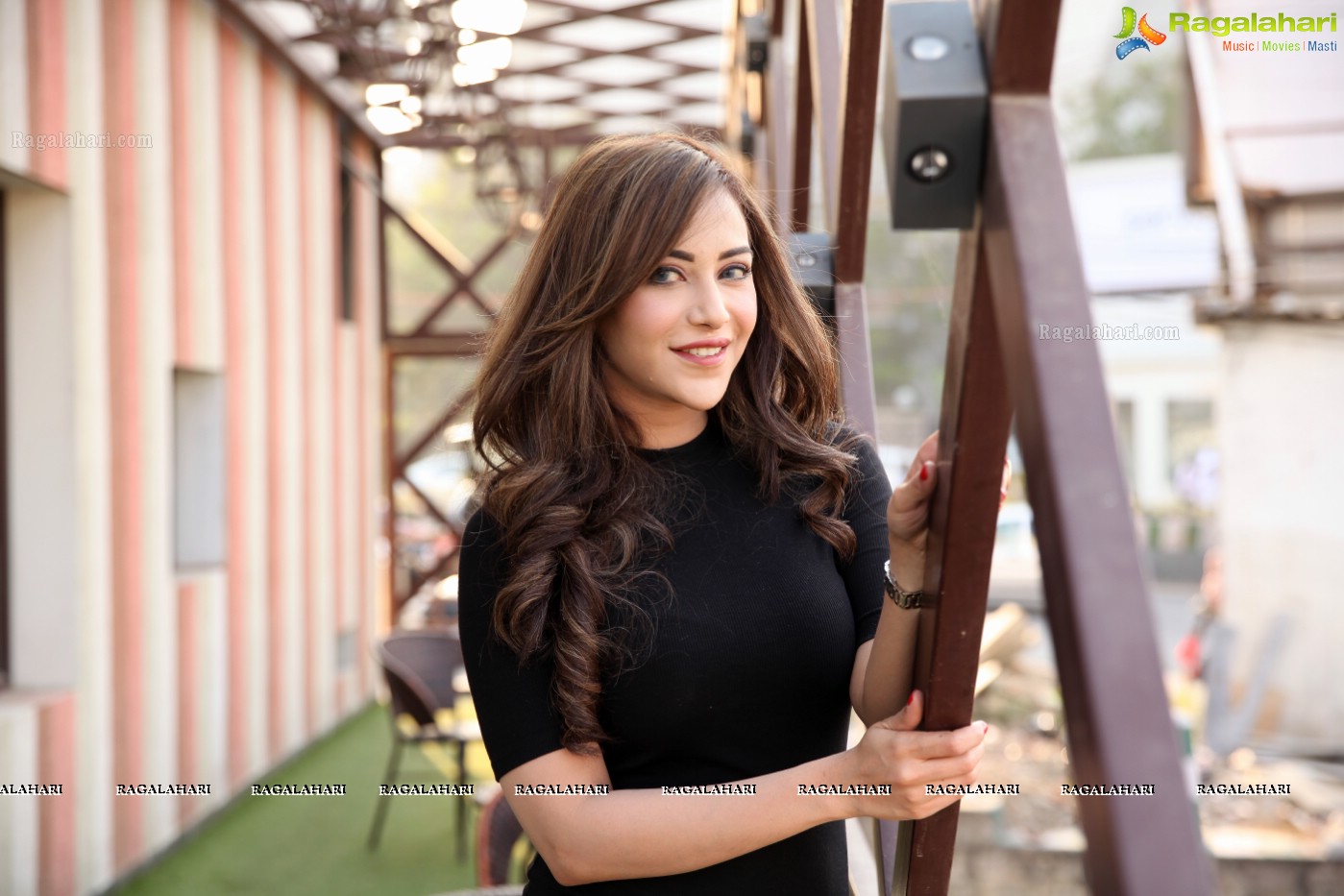 Angela Krislinzki (Posters)