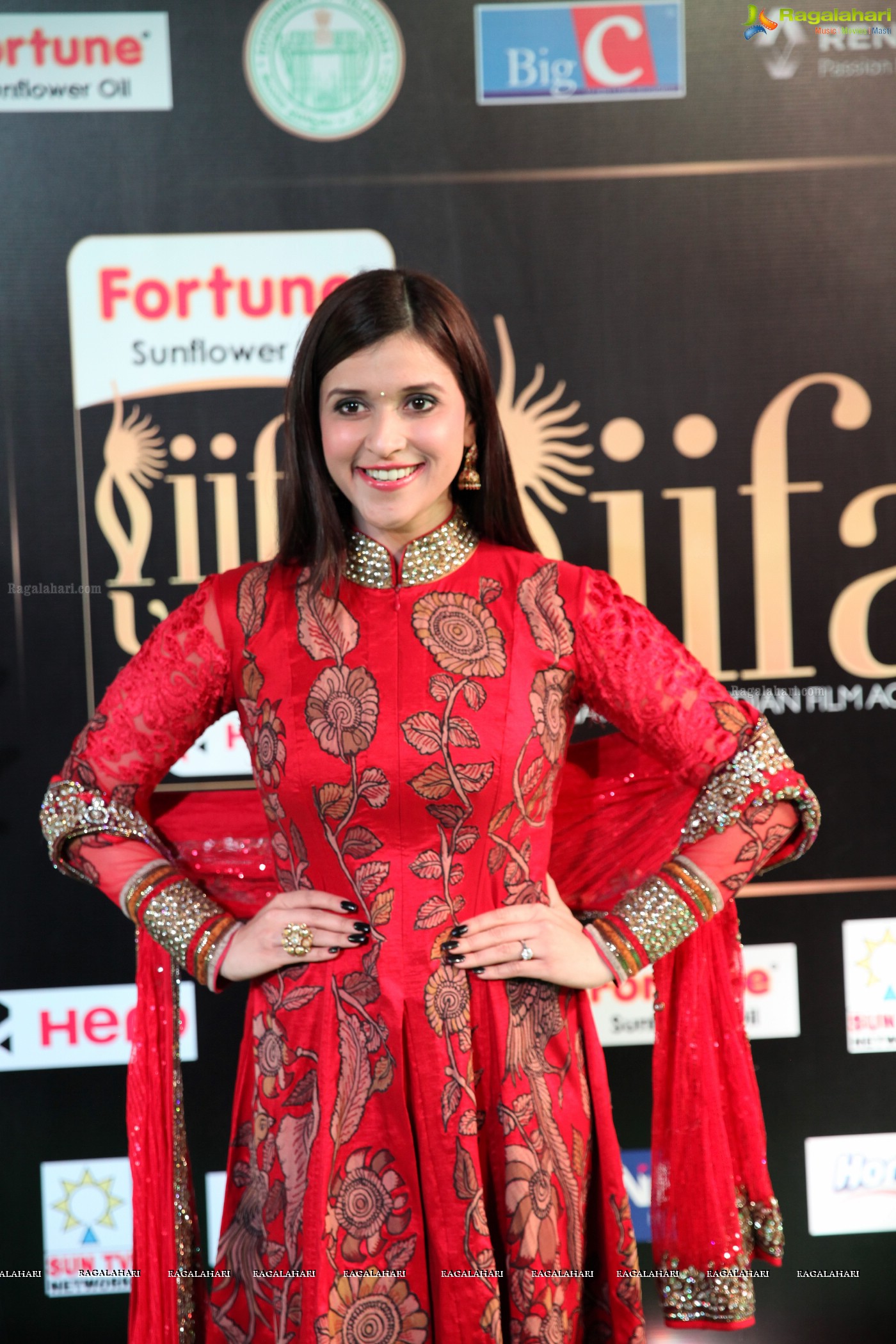 Mannara Chopra (Posters)