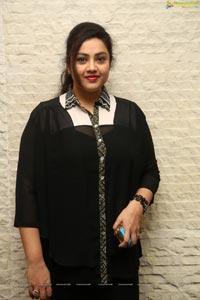 Meena HQ Photos