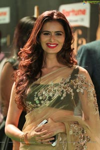 Meenakshi Dixit